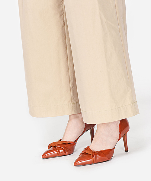 CHARLES & KEITH(チャールズ & キース)の「ノットドルセイヒール / KNOTTED D'ORSAY HEELS(パンプス・レディース・グリーン/ライトブラウン/ブラック・24.5cm/23cm/24cm/23.5cm/22.5cm)」の10枚目の写真