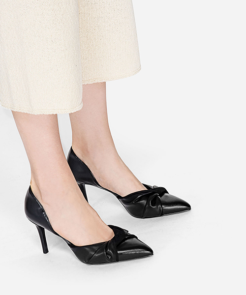 CHARLES & KEITH(チャールズ & キース)の「ノットドルセイヒール / KNOTTED D'ORSAY HEELS(パンプス・レディース・グリーン/ライトブラウン/ブラック・24.5cm/23cm/24cm/23.5cm/22.5cm)」の7枚目の写真