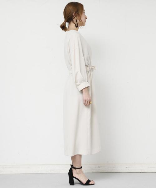 Liesse（リエス）の「ベルト付きワンピースコート（ワンピース・レディース・ブルー/タン/ライトベージュ・FREE）」の9枚目の写真