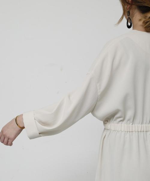 Liesse（リエス）の「ベルト付きワンピースコート（ワンピース・レディース・ブルー/タン/ライトベージュ・FREE）」の4枚目の写真