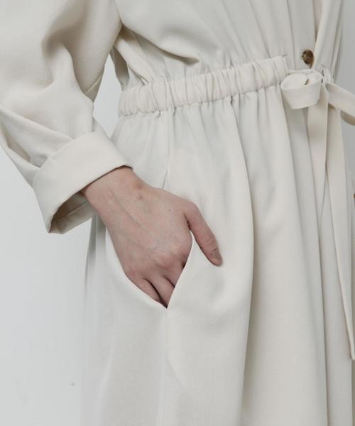 Liesse（リエス）の「ベルト付きワンピースコート（ワンピース・レディース・ブルー/タン/ライトベージュ・FREE）」の17枚目の写真