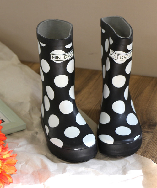 AmiAmi（アミアミ）の「軽量キッズジュニアカラフルレインブーツ（レインシューズ・キッズ・ターコイズブルー/ピンク/カーキ/ホワイト×ブラック/イエロー/レッド/ネイビー/オレンジ/パープル/ドット/グリーン系カモフラージュ/コーラルピンク/グレー/サックスブルー/ライラック/ライトグレー・17cm/14cm/18cm/16cm/20cm/21cm/19cm/15cm）」の16枚目の写真