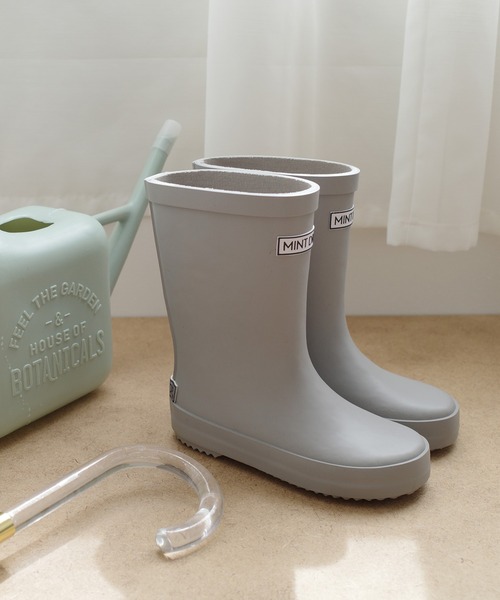 AmiAmi（アミアミ）の「軽量キッズジュニアカラフルレインブーツ（レインシューズ・キッズ・ターコイズブルー/ピンク/カーキ/ホワイト×ブラック/イエロー/レッド/ネイビー/オレンジ/パープル/ドット/グリーン系カモフラージュ/コーラルピンク/グレー/サックスブルー/ライラック/ライトグレー・17cm/14cm/18cm/16cm/20cm/21cm/19cm/15cm）」の3枚目の写真