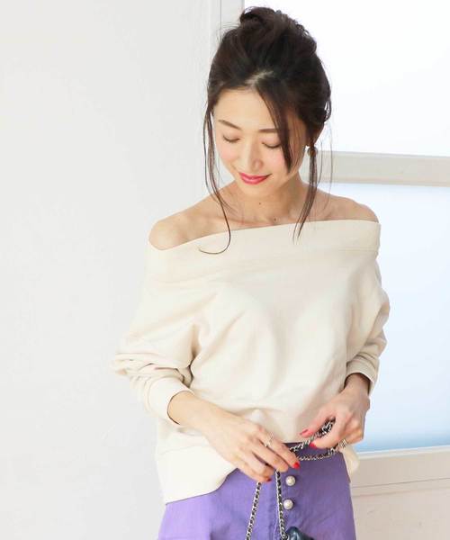 M y u（ミュー）の「2way美ライン♪裏毛オフショルスウェット（スウェット・レディース・アイボリー/グレー・M）」の2枚目の写真