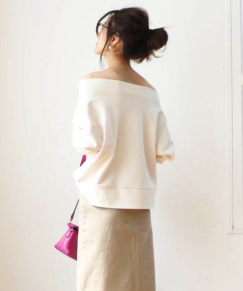M y u（ミュー）の「2way美ライン♪裏毛オフショルスウェット（スウェット・レディース・アイボリー/グレー・M）」の12枚目の写真