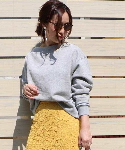 M y u（ミュー）の「2way美ライン♪裏毛オフショルスウェット（スウェット・レディース・アイボリー/グレー・M）」の17枚目の写真