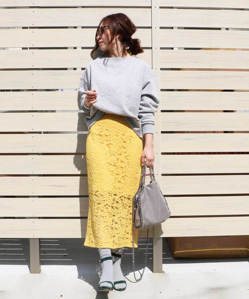 M y u（ミュー）の「2way美ライン♪裏毛オフショルスウェット（スウェット・レディース・アイボリー/グレー・M）」の18枚目の写真