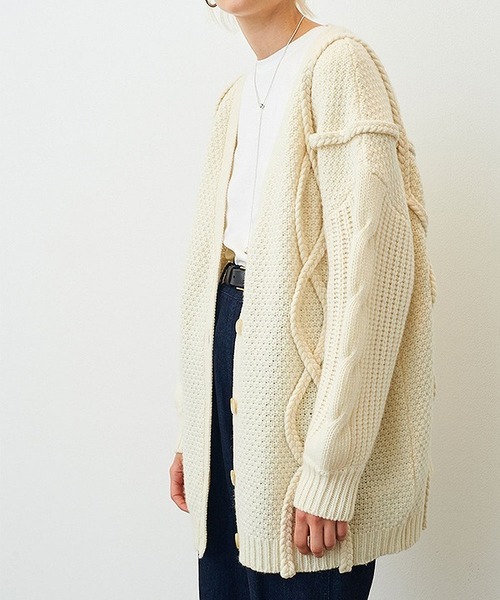 CLANE（クラネ）の「3D CABLE KNIT CARDIGAN（カーディガン/ボレロ・レディース・ホワイト/カーキ/グレー・1/2）」の8枚目の写真