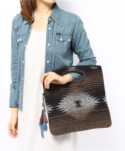 Another Edition（アナザーエディション）の「AE[EC]NATIV CLT（クラッチバッグ・レディース・ブラック/シャーベット・フリー）」の3枚目の写真