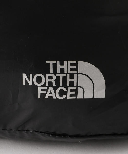 THE NORTH FACE（ザノースフェイス）の「＜THE NORTH FACE＞ TRVLCANISTER ショルダーバッグM（ショルダーバッグ・レディース・ブラック・FREE）」の5枚目の写真