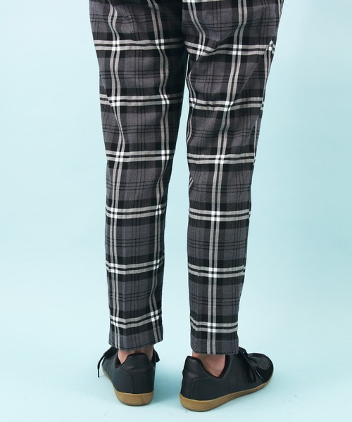 8(eight)(エイト)の「チェック スキニーパンツ テーパード アンクル丈(チノパンツ・メンズ・ブラック/グレー系その他/チャコールグレー・MEDIUM/LARGE)」の13枚目の写真