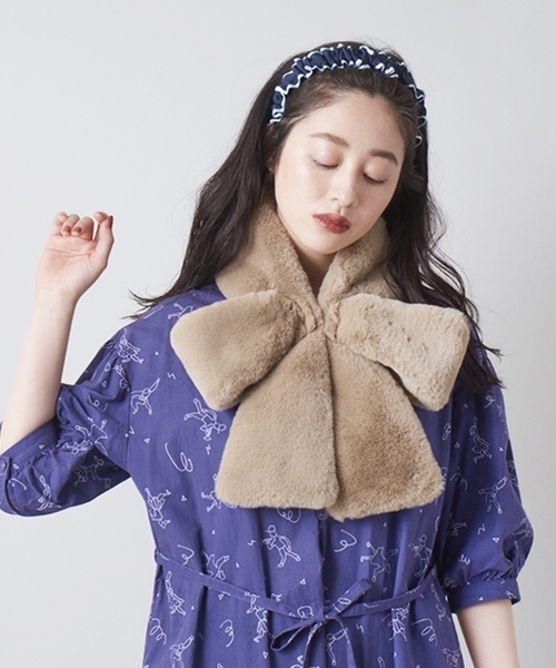 Casselini（キャセリーニ）の「リボンティペット（マフラー・レディース・ベージュ/グレー/ピンク/アイボリー/レオパード・FREE）」の3枚目の写真