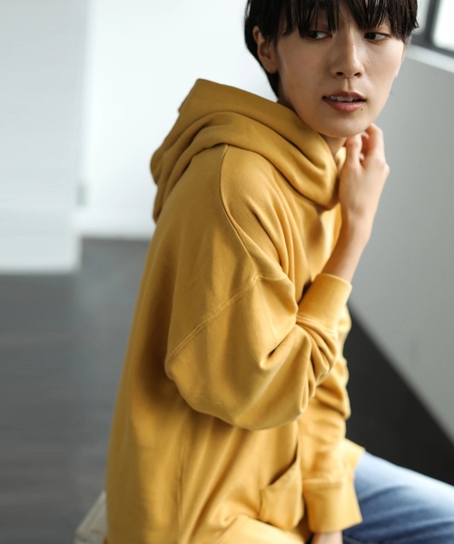 AMERICAN HOLIC（アメリカンホリック）の「ピグメントフード付裏毛プルオーバー　＊（パーカー・レディース・チャコールグレー/ベージュ/カーキ/ピンク/マスタード・M/L）」の4枚目の写真