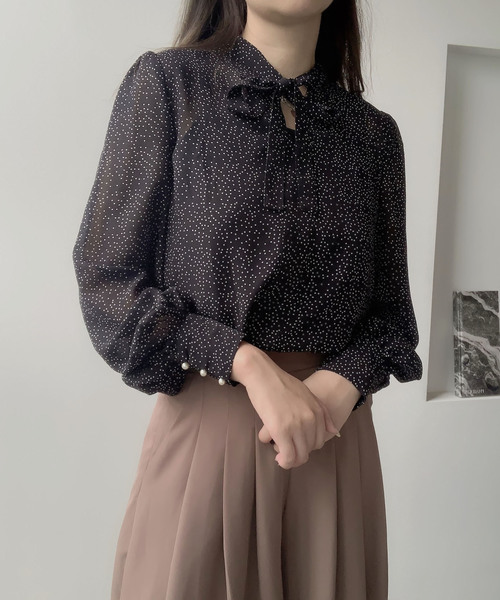 Leja（レジャ）の「ドットリボン2WAYボリュームスリーブブラウス（Tシャツ/カットソー・レディース・ブラウン/ブラック・FREE）」の6枚目の写真