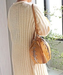 Casselini | Casselini(キャセリーニ)スタッズ巾着(ショルダーバッグ)