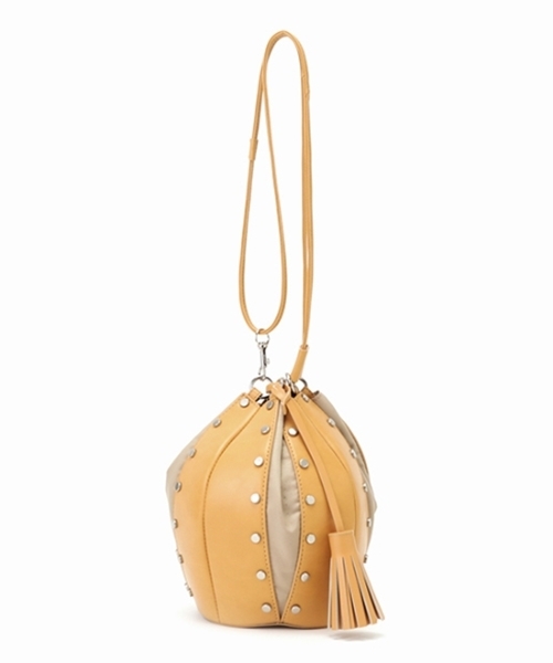 Casselini（キャセリーニ）の「Casselini(キャセリーニ)スタッズ巾着（ショルダーバッグ・レディース・ブラック/ベージュ/パイソン・FREE）」の12枚目の写真