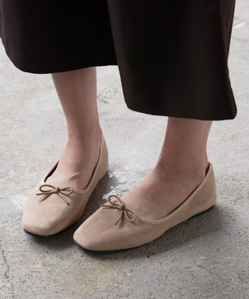 KOBE LETTUCE（コウベレタス）の「スクエアトゥ甲深フラットバレエシューズ（バレエシューズ・レディース・キャメル/アイボリー/ブラック系その他/ゴールド/ブラック/ベージュ・S/M/L/LL）」の4枚目の写真