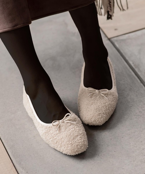 KOBE LETTUCE（コウベレタス）の「スクエアトゥ甲深フラットバレエシューズ（バレエシューズ・レディース・キャメル/アイボリー/ブラック系その他/ゴールド/ブラック/ベージュ・S/M/L/LL）」の2枚目の写真