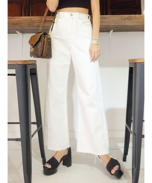 EVRIS（エヴリス）の「SIMPLEワイドデニムパンツ（デニムパンツ・レディース・ホワイト/ブラウン/カーキ・SMALL/MEDIUM）」の2枚目の写真