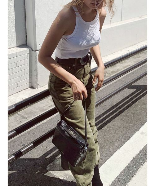 EVRIS（エヴリス）の「SIMPLEワイドデニムパンツ（デニムパンツ・レディース・ホワイト/ブラウン/カーキ・SMALL/MEDIUM）」の5枚目の写真