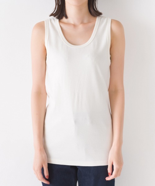 OMNES（オムネス）の「ストレッチジャガード　タンクトップ（タンクトップ・レディース・ホワイト系その他/ホワイト系その他2/杢グレー/ブラック/ホワイト/ネイビー/チャコールグレー/ベージュ/ブルー/ブラック系その他2・MEDIUM/SMALL）」の3枚目の写真