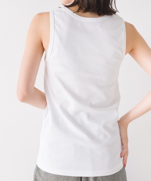 OMNES（オムネス）の「ストレッチジャガード　タンクトップ（タンクトップ・レディース・ホワイト系その他/ホワイト系その他2/杢グレー/ブラック/ホワイト/ネイビー/チャコールグレー/ベージュ/ブルー/ブラック系その他2・MEDIUM/SMALL）」の12枚目の写真