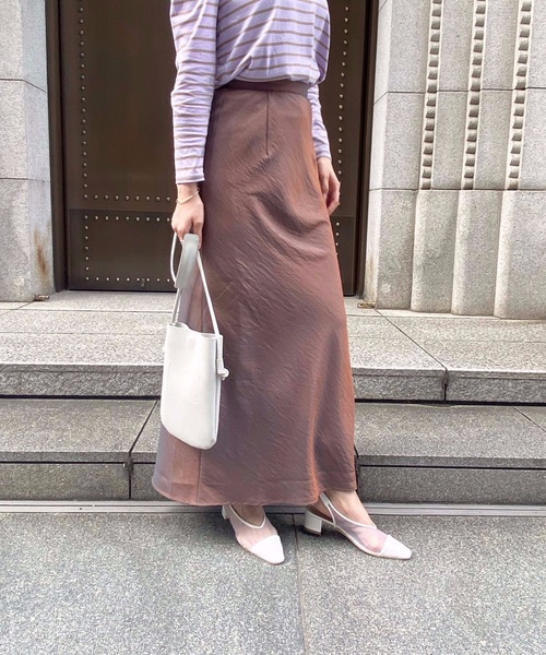 flowriri（フロウリリ）の「flowriri　サテンバイアススカート（スカート・レディース・ブラウン/ベージュ・FREE）」の8枚目の写真