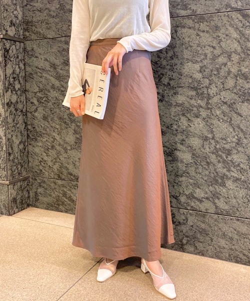 flowriri（フロウリリ）の「flowriri　サテンバイアススカート（スカート・レディース・ブラウン/ベージュ・FREE）」の22枚目の写真