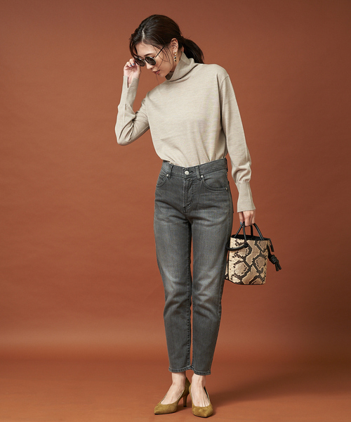 qualite（カリテ）の「ハイゲージウールタートルニット（ニット/セーター・レディース・ネイビー/ブルー/ベージュ/イエロー・フリー）」の10枚目の写真