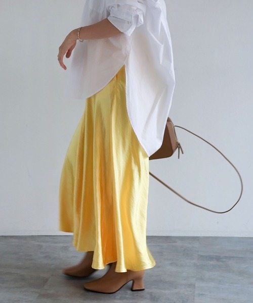 andme（アンドミー）の「サテンマーメイドフレアスカート（スカート・レディース・ブラック/ブルー/アイボリー/グレー系その他/テラコッタ/ライトブルー/ピンク/ライトグリーン/ダークグリーン/ブラウン/イエロー/カーキ・M/L）」の11枚目の写真