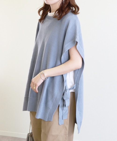 Monocoro toppi(モノコロトッピ)の「サイドリボン オーバーサイズ ニットベスト(ベスト・レディース・チャコールグレー/グレイッシュベージュ/モカ/ブラック/ブルー・M)」の5枚目の写真