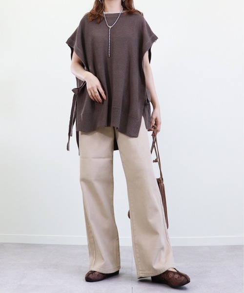 Monocoro toppi(モノコロトッピ)の「サイドリボン オーバーサイズ ニットベスト(ベスト・レディース・チャコールグレー/グレイッシュベージュ/モカ/ブラック/ブルー・M)」の11枚目の写真