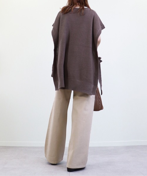 Monocoro toppi(モノコロトッピ)の「サイドリボン オーバーサイズ ニットベスト(ベスト・レディース・チャコールグレー/グレイッシュベージュ/モカ/ブラック/ブルー・M)」の14枚目の写真