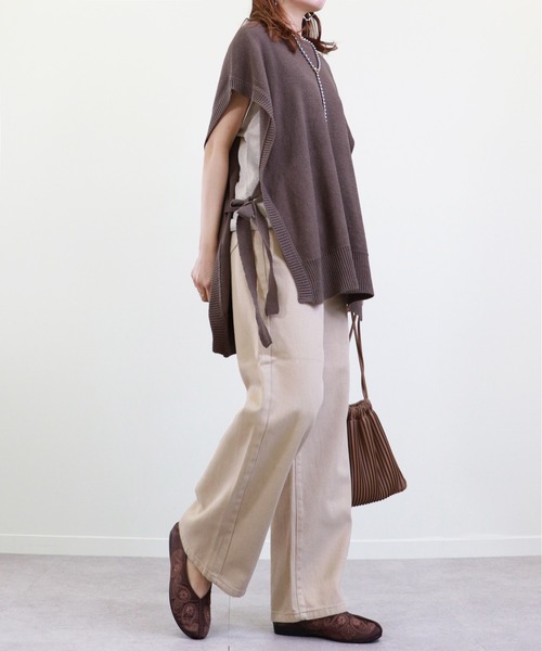 Monocoro toppi(モノコロトッピ)の「サイドリボン オーバーサイズ ニットベスト(ベスト・レディース・チャコールグレー/グレイッシュベージュ/モカ/ブラック/ブルー・M)」の15枚目の写真