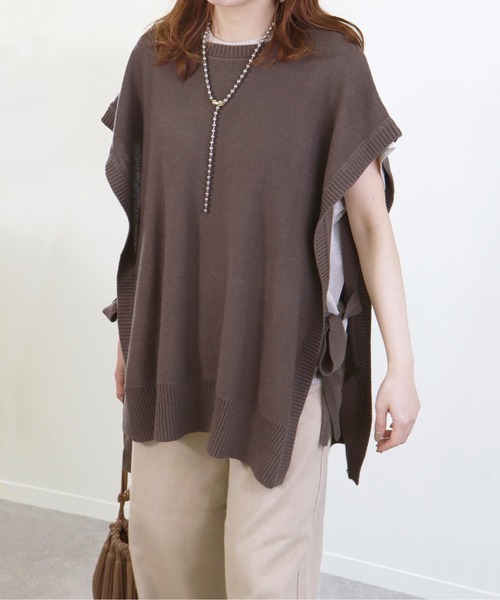 Monocoro toppi(モノコロトッピ)の「サイドリボン オーバーサイズ ニットベスト(ベスト・レディース・チャコールグレー/グレイッシュベージュ/モカ/ブラック/ブルー・M)」の8枚目の写真