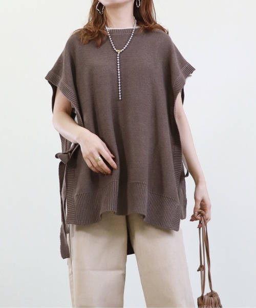 Monocoro toppi(モノコロトッピ)の「サイドリボン オーバーサイズ ニットベスト(ベスト・レディース・チャコールグレー/グレイッシュベージュ/モカ/ブラック/ブルー・M)」の10枚目の写真