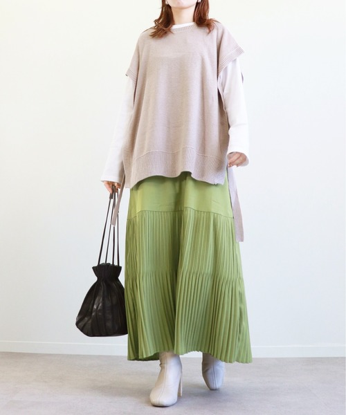 Monocoro toppi(モノコロトッピ)の「サイドリボン オーバーサイズ ニットベスト(ベスト・レディース・チャコールグレー/グレイッシュベージュ/モカ/ブラック/ブルー・M)」の21枚目の写真