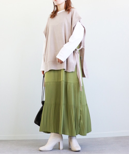 Monocoro toppi(モノコロトッピ)の「サイドリボン オーバーサイズ ニットベスト(ベスト・レディース・チャコールグレー/グレイッシュベージュ/モカ/ブラック/ブルー・M)」の22枚目の写真