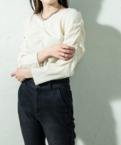 mystic（ミスティック）の「シャーリングチェックブラウス（シャツ/ブラウス・レディース・オフホワイト/ブラック/ベージュ・FREE）」の3枚目の写真