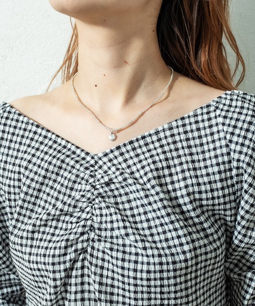 mystic（ミスティック）の「シャーリングチェックブラウス（シャツ/ブラウス・レディース・オフホワイト/ブラック/ベージュ・FREE）」の16枚目の写真