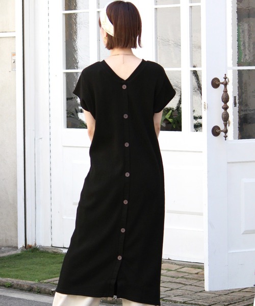 ElegChic(エレグシック)の「ワッフルボタンワンピース(ワンピース・レディース・ブラック/グレー/オフホワイト・XL/M)」の14枚目の写真