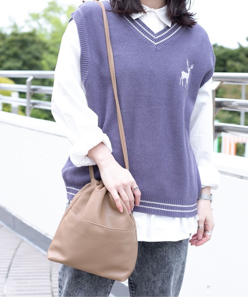 PairPair(ペアペア)の「フェイクレザー巾着バッグ(ショルダーバッグ・レディース・ベージュ/モカ/ブラック・FREE)」の4枚目の写真