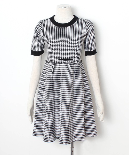 Primazel（プリマゼル）の「千鳥柄サマーニットフレアミニワンピース（ワンピース・レディース・ブラック・M）」の9枚目の写真