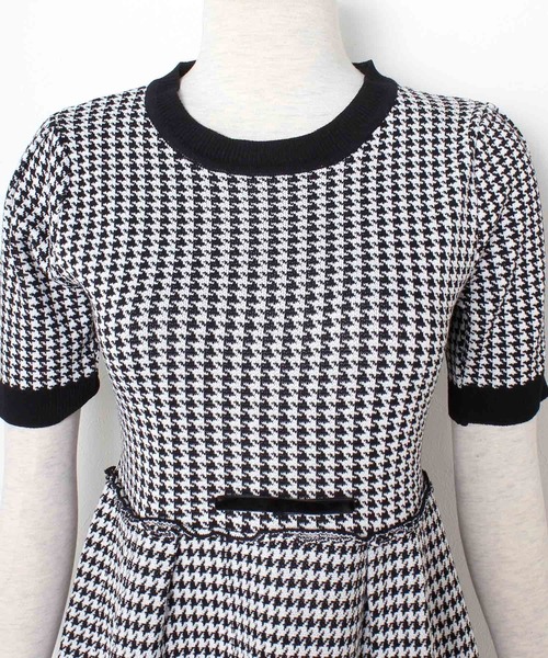 Primazel（プリマゼル）の「千鳥柄サマーニットフレアミニワンピース（ワンピース・レディース・ブラック・M）」の3枚目の写真