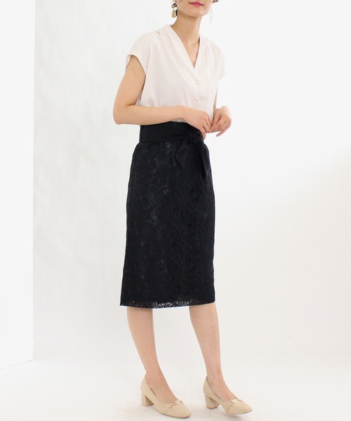 TRUDEA(トルディア)の「パールボンタンVネックブラウス(シャツ/ブラウス・レディース・ラベンダー/クリーム/ピンクベージュ/ホワイト/ベージュ・LARGE/MEDIUM)」の10枚目の写真