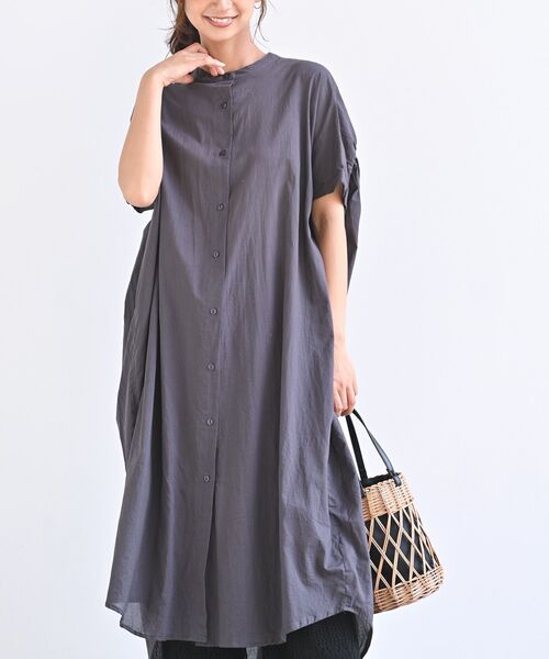 rps(アールピーエス)の「コットンキャンブリックシャツワンピース(シャツワンピース・レディース・チャコールグレー/オフホワイト/ブラック/ベージュ・M)」の4枚目の写真
