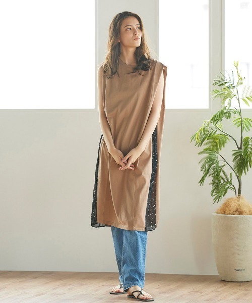 LIPSTAR（リップスター）の「【WEB別注】星柄シフォンサイドプリーツノースリーブワンピース（ワンピース・レディース・ブラック/オフホワイト/キャメル・M）」の20枚目の写真