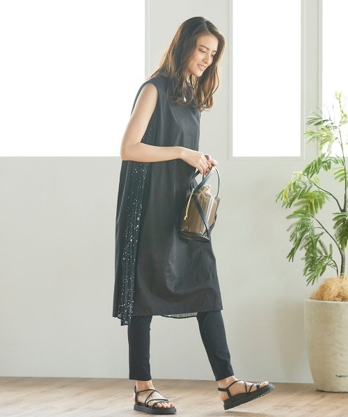 LIPSTAR（リップスター）の「【WEB別注】星柄シフォンサイドプリーツノースリーブワンピース（ワンピース・レディース・ブラック/オフホワイト/キャメル・M）」の21枚目の写真