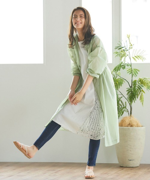 LIPSTAR（リップスター）の「【WEB別注】星柄シフォンサイドプリーツノースリーブワンピース（ワンピース・レディース・ブラック/オフホワイト/キャメル・M）」の22枚目の写真