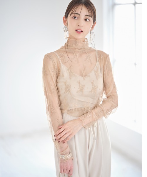 Cookie Chocolate(クッキーチョコレート)の「ハイネックレースシースルートップス(Tシャツ/カットソー・レディース・ベージュ/サックスブルー/アイボリー・MEDIUM)」の3枚目の写真